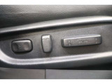 高級車の代名詞!電動シートが装備されています!