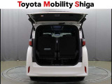 サ-ドシ-トを跳ね上げると荷室スペ-スに早変わりします。