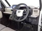 分かりやすく操作しやすい運転席まわりです☆