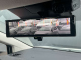 インテイリジェントスマートルームミラーを装備しておりますので、後席の荷物・後席者を気にすることなく、後続車等の確認をすることができます☆