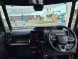 中古車をお選びいただく際に気になる走行距離や修復歴などに加えてキズ・凹みの有無・状態や消耗品の交換、今までの整備状況が &ldquo;ダイハツ認定中古車カルテ&rdquo;でわかります。