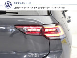 【LEDテールランプ】流れるリヤウィンカーをオプション装備。スタイリッシュと高級感を演出します。
