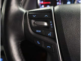 ハンドルから手を放さずに操作出来ますので、安全運転にもつながりますね