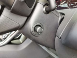 【電動コラム:63,000円】シートメモリーと合わせて使用すると複数人運転する場合は、お好きなポジションを記憶する事ができます。細かな調節も可能なため、ストレスなく運転が出来ます。