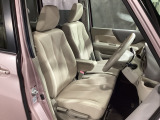 運転席の状態もグッド!年式・走行距離をほとんど感じさせない、大変きれいな室内です!