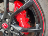 【ブレンボ製キャリパー】ハイパワー車両には強力なブレーキが必須!世界のスーパーカーにも採用されるイタリアの高級メーカー「ブレンボ」を装着!色鮮やかなキャリパーがスポーティな印象を引き立てます♪