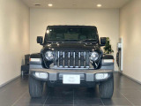 7スロットルグリルはJeep伝統の証です。SUVのみにこだわり続けている伝統あるJeep車へお乗り頂いてみてはいかがですか?