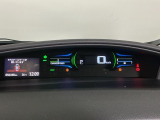 メータは先進的なデジタルメーターを採用!ゆっくりと数字が動くのでとても見やすく表示されます!続可能距離等の情報やHonda SENSINGの注意・警告も表示します!