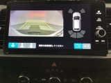 ギヤをR(バック)に入れるとディスプレイオーディオの画面に後ろの映像が映るリアカメラ付です。後退時、コンディションが悪い視界でもカラーバックモニターがドライバーをサポートします。