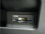 ◆ETC2.0装着◆進化したドライブ体験。料金収受システムだけだったETCが生まれ変わって、高速道路を賢く使うETC2.0に進化しました。多彩な情報サービスが便利で快適なドライブ体験を提供します。