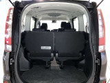 広々としたラゲージスペースを備えています。大きなものや長さのある荷物もしっかりと積み込めます。たくさん荷物を積めるので旅行にも便利です!!