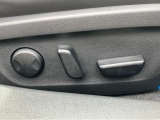 【10Wayパワーシート】 細かい角度調節が可能な、電動シートです。シートポジションの記憶機能つきで便利。