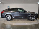 ☆BMWの前後重量配分50:50はエンジン自体をフロントタイヤよりも後ろにずらし、通常はエンジンルーム内に搭載される重量物であるバッテリーをトランクに移動させるなどして実現されています☆