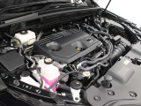 A25A-FXS型 2.5L 直4 DOHCエンジンと5NM型 交流同期電動機ハイブリッドシステム搭載、駆動形式はFFです。