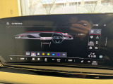 ●マルチカラーアンビエントライト『車内の雰囲気をカスタマイズするための照明機能です。さまざまな色に変更できるLEDライトを使用し、ドライバーや乗客の好みに合わせて車内の雰囲気を演出します。』