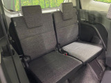 床下収納式のサードシートです。座席部分をコンパクトに収納でき、広大な荷室スペースとしてお使いいただけます!乗車人数や荷物の量など利用シーンに合わせて3列目を有効活用でき、とっても便利♪