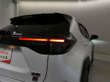 LEDテールライトです。省電力、高輝度のLEDは明るく照らすので夜間運転時の視認性を高めます。スタイリッシュな見た目で細かいところもこだわりたいあなたに!