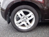 16インチアルミホイール!!格好良くてホイールがあなたの愛車をいっそう輝かせます☆