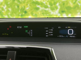 視認性の高いメーター類は、運転に必要な情報を的確にドライバーへ伝えます。運転状況を把握しやすく、安全運転をサポートします。