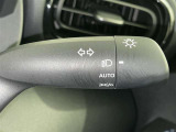 トンネルなど、周囲の明るさの変化でランプ類を自動オン・オフするコンライトです(消し忘れ防止機能付)