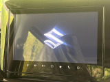 【純正9型ナビ】人気の純正ナビを装備しております。ナビの使いやすさはもちろん、オーディオ機能も充実!キャンプや旅行はもちろん、通勤や買い物など普段のドライブも楽しくなるはず♪