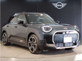 気密性の高いMINIは外観のかわいらしさとは裏腹に、外の雑音を遮り、高級感のある快適なドライブをお楽しみいただけます