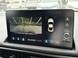パーキングセンサーもついておりますので駐車などが苦手な方も安心して運転が可能です。