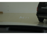 カラーヘッドアップディスプレイ付き。少ない視線移動で情報を確認できるので、運転の疲労軽減に繋がりますよ♪