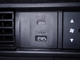 USBつなげられます♪充電などお役にたちますよ!!