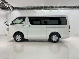 スライドドア開口部が広く荷物の出し入れがスムーズにできます。