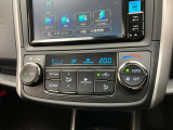 オートエアコンは温度を設定するだけで、自動で風量などを設定してくれます。運転しながら操作も必要ないので、安全性も向上します。