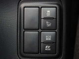 サポカーは、高齢運転者を含めたすべてのドライバーによる交通事故の発生防止・被害軽減対策の一環として、国が推奨する新しい自動車安全コンセプトです。詳しくは販売店スタッフまでおたずねください。
