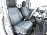 【内装】ヴォクシーの車内です♪もちろん、フロアマットもついてますよ〜!