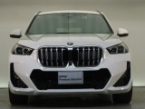 【キドニーグリル】BMWの代名詞。一目見ただけでBMWであると認識できる確固たるアイコンとして存在感を放ちます。