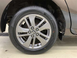 純正アルミホイール。185/60R15