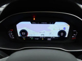 必要に応じてメーター内に地図や車両のインフォメーションなどを切り替え表示できるバーチャルコクピット