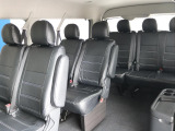 車内スペースも広く10人乗ってもゆとりのある車内です☆☆