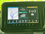 多彩な情報を一画面に表示。地図、オーディオ、車両情報など、運転に必要な情報をスムーズに確認できます。快適なドライブをサポートします。