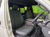 運転席シート廻りは使用感も少なく、良好な状態となっています。丁寧に使われていたことがよくわかりますね。