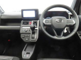 ぜひ展示車の運転席に座ってみてください。
