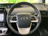 握りやすいステアリングは、運転操作をスムーズにします。操作性にも優れており、快適なドライビングをサポート。手に馴染む素材も嬉しいポイントです。