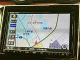 使いやすいナビゲーションシステムが、目的地までスムーズに導きます。オーディオ機能も充実しており、快適なドライブをサポートします。