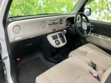 運転しやすい視認性と操作性が魅力です。各スイッチ類の配置も適切で、運転に集中できます。快適なドライブをサポートします。