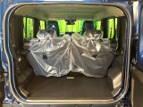 普段のお買い物や通勤、送迎等に十分な荷室スペースを確保しております。セカンドシートを倒すと、大きな荷物の積載も可能です♪