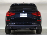 BMWのお車は、走行の安定性とコーナリングの良さを追求し、思い通りにハンドルの操作可能です。試乗車もご用意しておりますので、ぜひ&ldquo;駆け抜ける歓びをご体感ください!