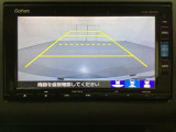 バックでの車庫入れも安心です! リアカメラが付いているバックモニター付のナビを装備しております。操作線もついており距離感も画面から確認できます。