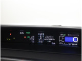 とっても見やすいメーターです。夜間時はラグジュアリーな気分にさせてくれる照明が魅力ですので、夜のドライブも楽しみになりますよ♪