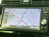 わかりやすい地図表示で、目的地へのナビゲーションがスムーズ。渋滞情報なども確認でき、効率的な移動をサポートします。