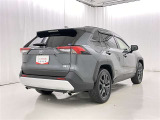 「バックフォルム」です。トランク・ラゲッジスペースには、多くの荷物を入れることが可能です。