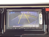 バックモニター付きで、車庫入れやバック時の後方確認をサポート。